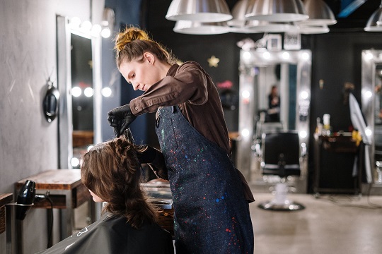 Verkauf der C&M Company GmbH an die Hair&More Friseurbetriebe GmbH